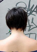 asymetryczne fryzury krótkie - uczesanie damskie zdjęcie numer 138B